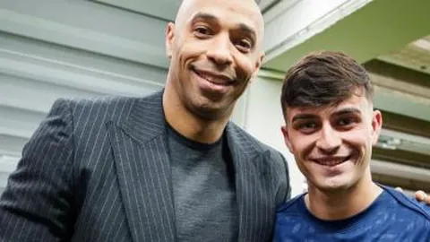 国乒首轮遭遇重大打击，多人垫底离场，赛果异常引发关注中国青年报